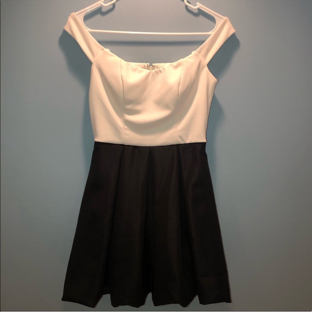 Juniors’ Speechless Off Shoulder Fit & Flare Dress
